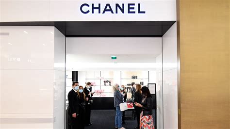 vendeur chanel